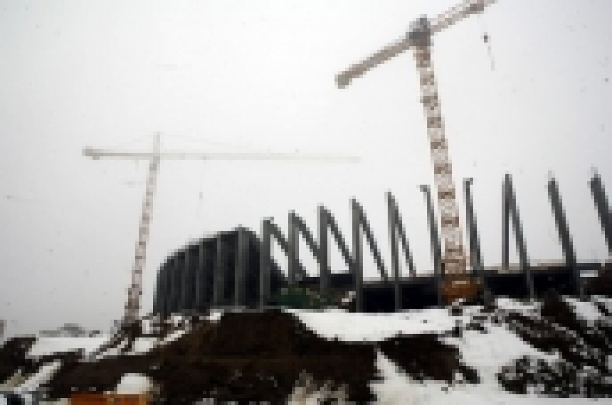 Constructorii: "Stadionul Naţional este gata în proporţie de 50%"