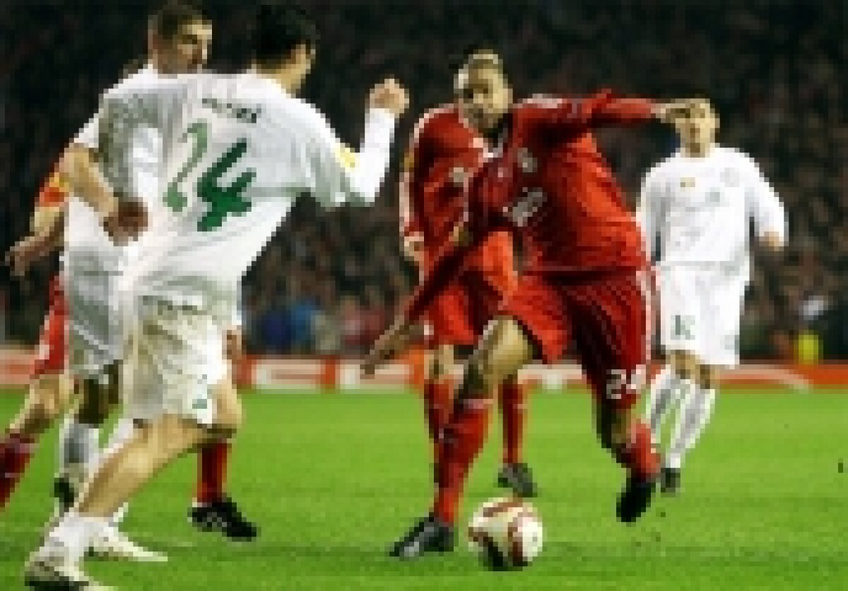 Vezi imagini de la partida Liverpool-Unirea Urziceni!