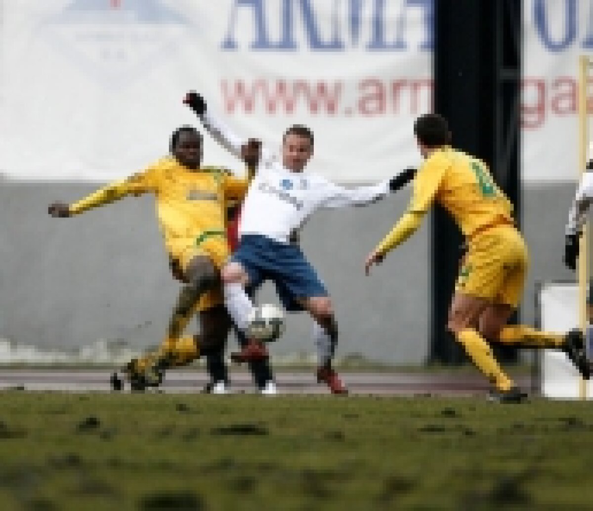 FOTO / Lupte în noroi la Gaz Metan - Vaslui