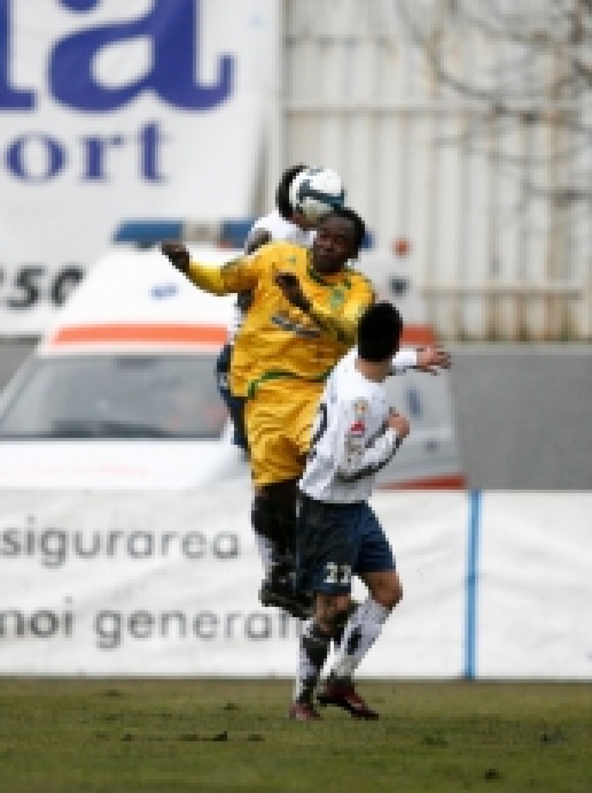 FOTO / Lupte în noroi la Gaz Metan - Vaslui