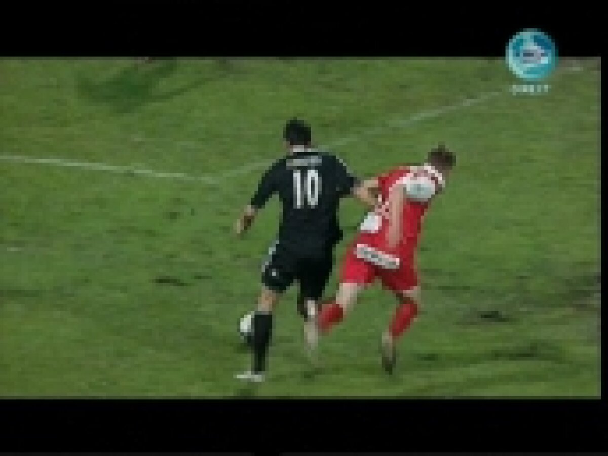 Penalty refuzat Craiovei la scorul de 1-0 / Becali: "Hoţie pe faţă!"