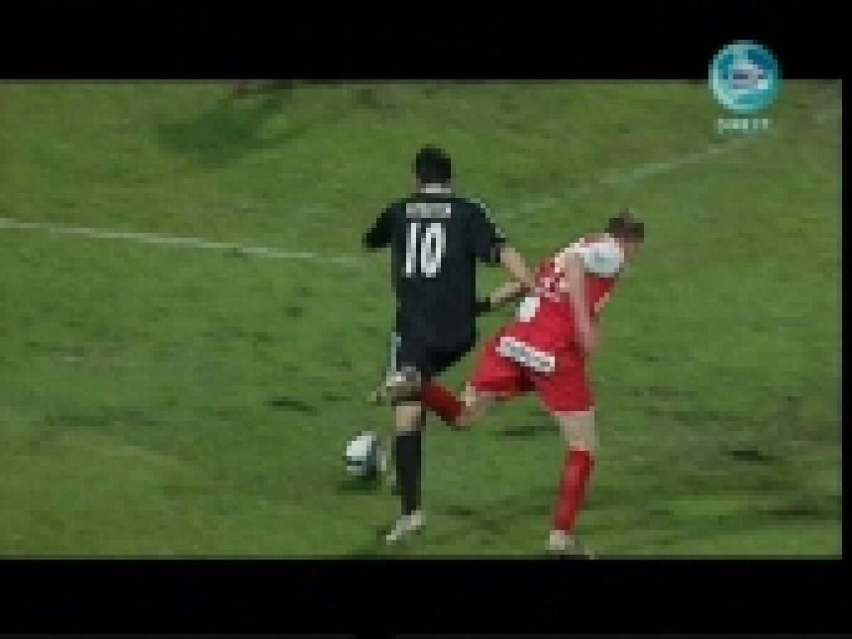 Penalty refuzat Craiovei la scorul de 1-0 / Becali: "Hoţie pe faţă!"