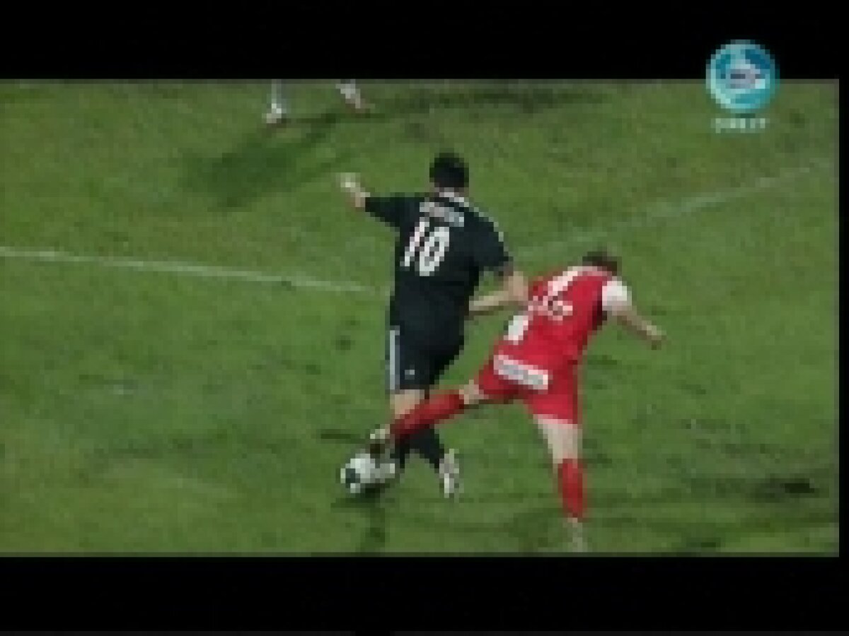 Penalty refuzat Craiovei la scorul de 1-0 / Becali: "Hoţie pe faţă!"