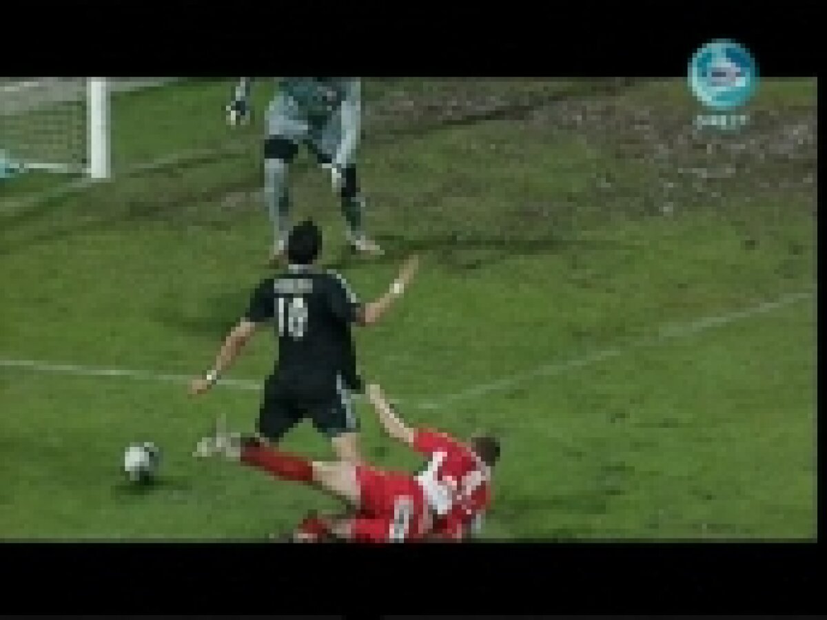 Penalty refuzat Craiovei la scorul de 1-0 / Becali: "Hoţie pe faţă!"