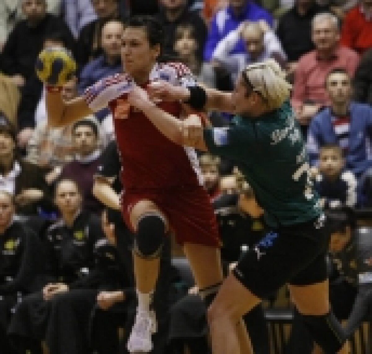 FINAL » Oltchim a batut campioana Europei, Viborg, 27-26