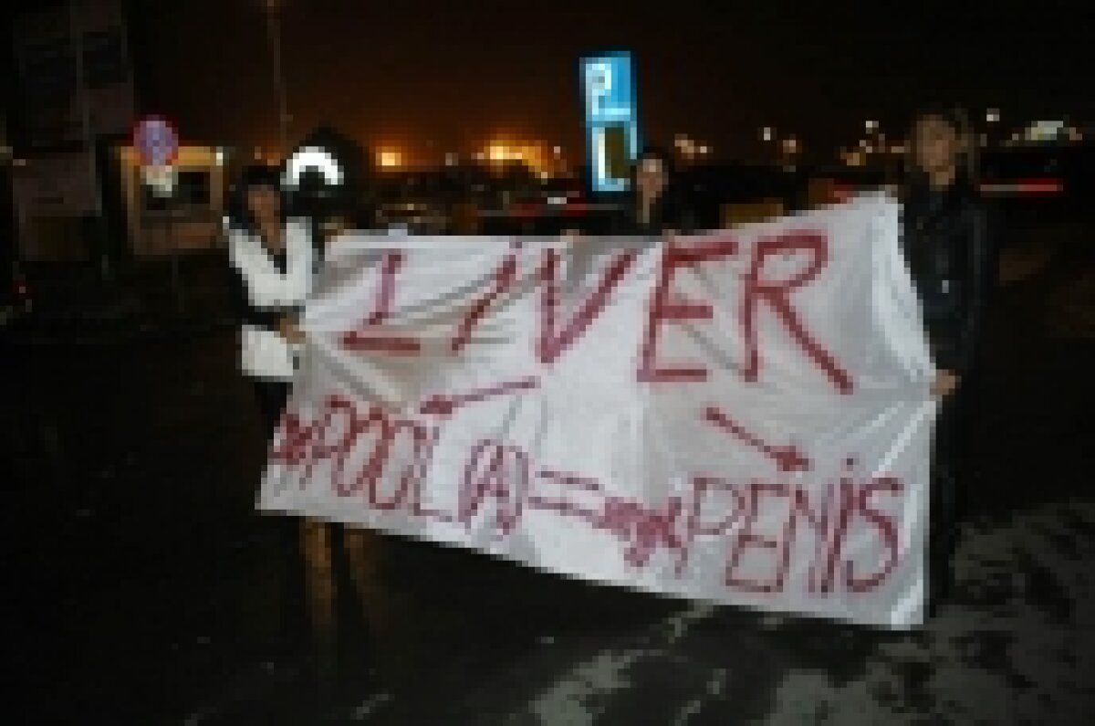 Vezi imagini de la sosirea lui Liverpool!