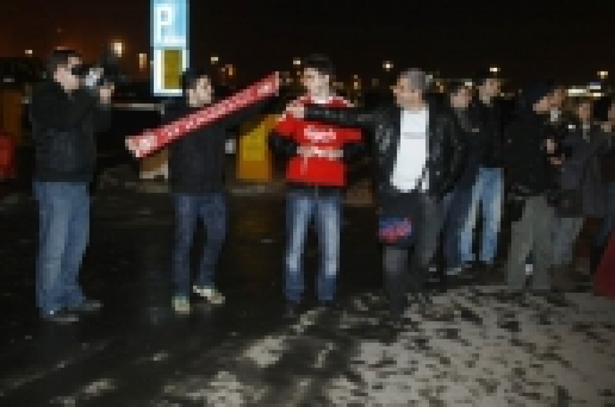 Vezi imagini de la sosirea lui Liverpool!