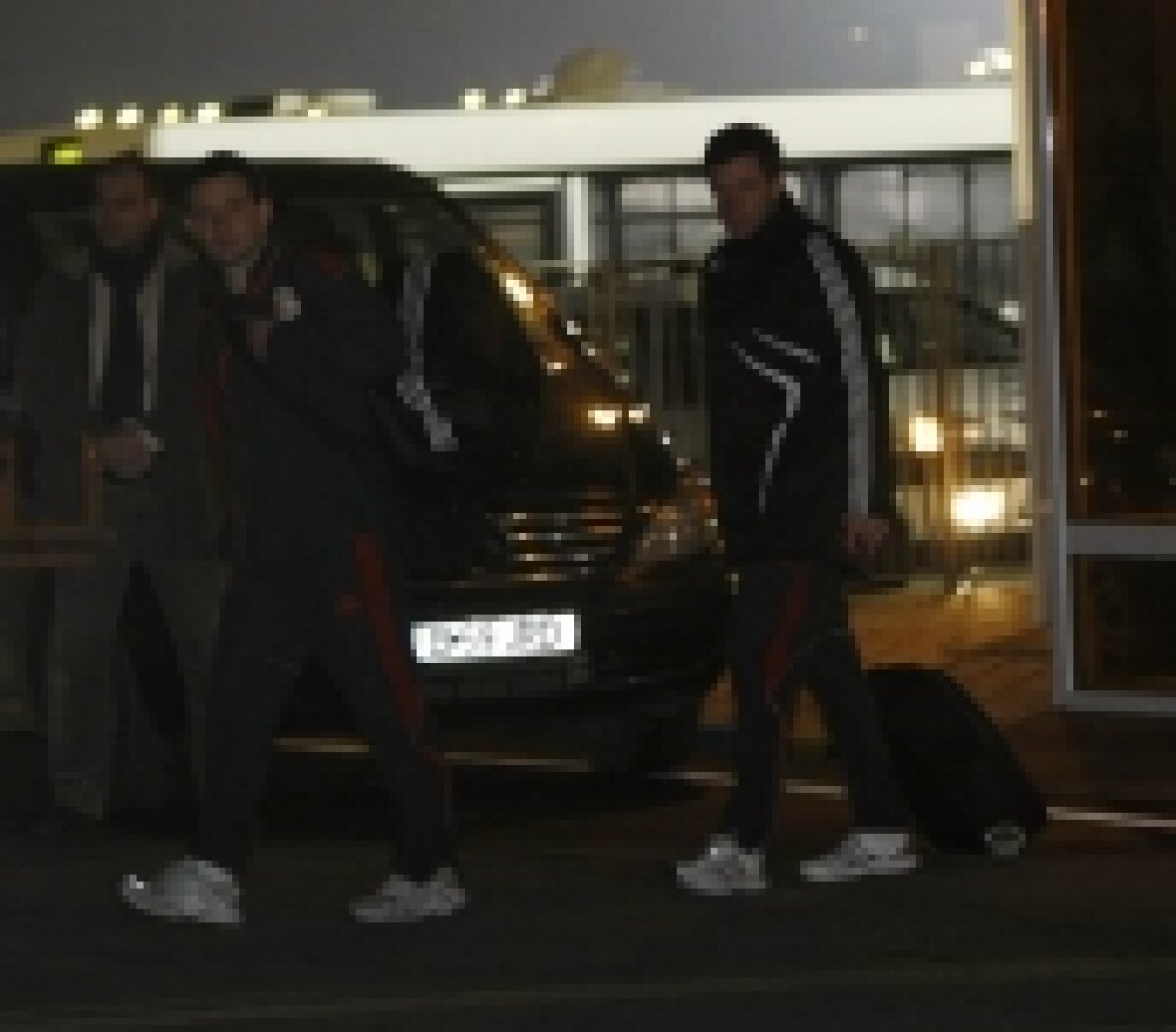 Vezi imagini de la sosirea lui Liverpool!