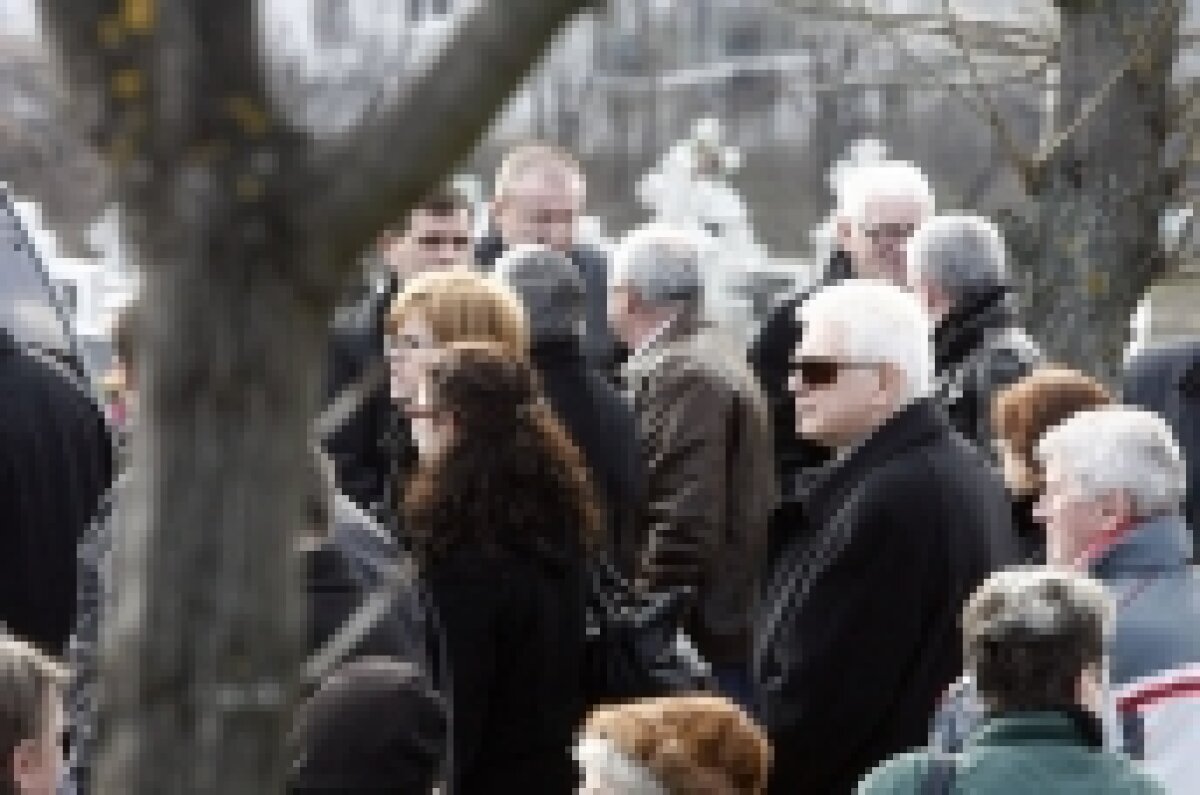 FOTO / Mircea Salomir a fost înmormîntat astăzi