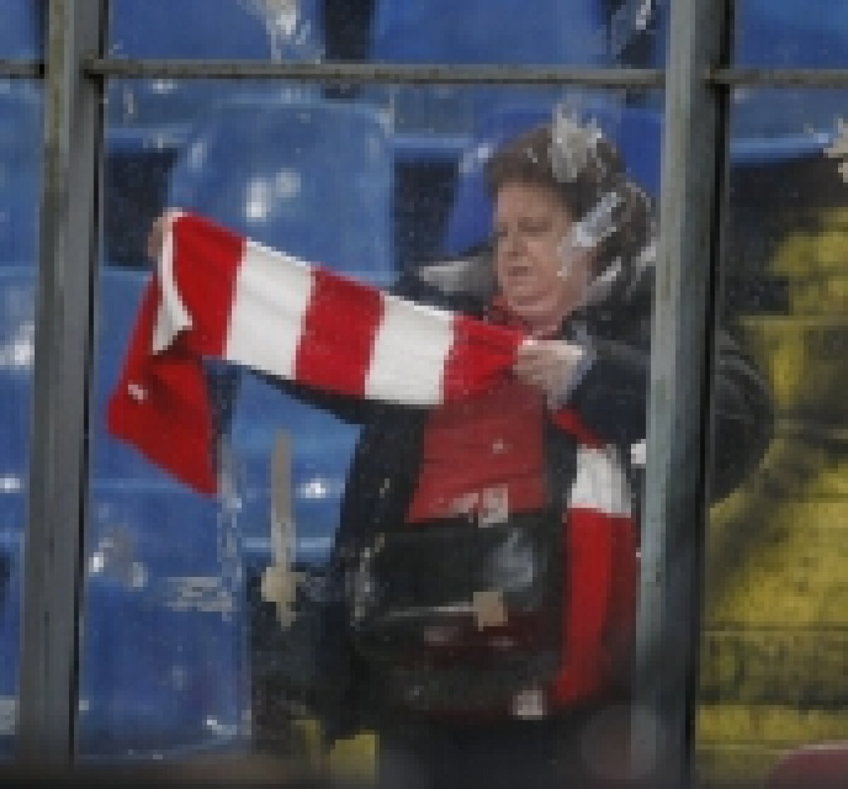 FOTO / Vezi imagini cu atmosfera din stadion înainte de Urziceni-Liverpool