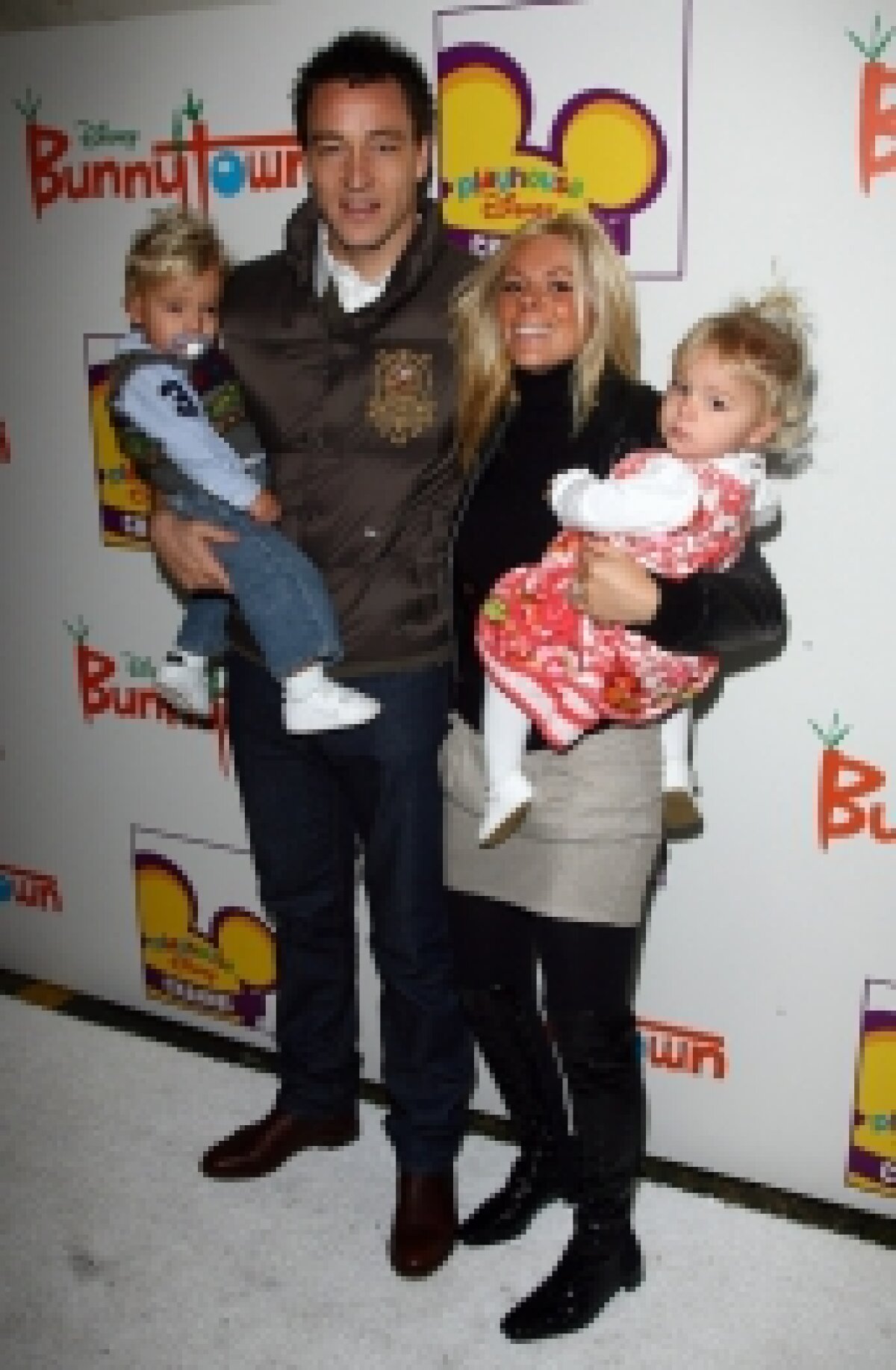 AU RĂMAS DE CĂRUŢĂ Neveste disperate