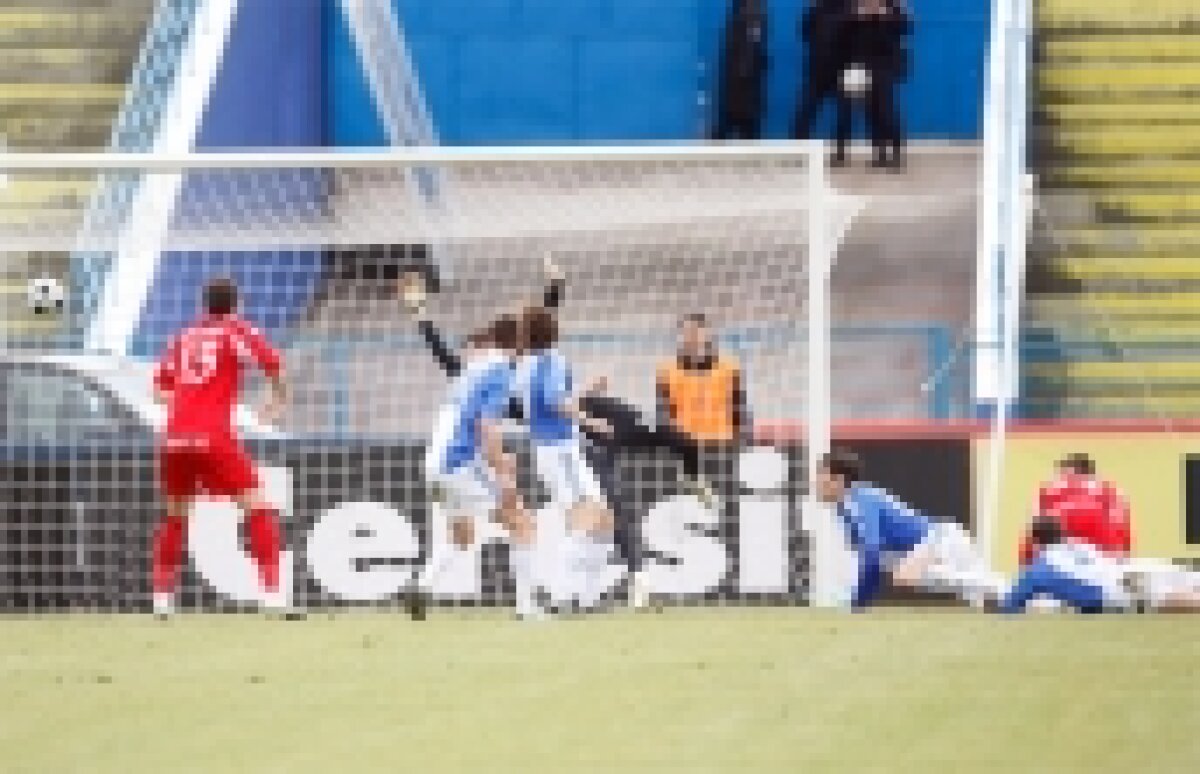 FOTO / Principalele faze ale primei reprize, Craiova-Mediaş: înscrie Liţu şi Costea ratează penalty-ul