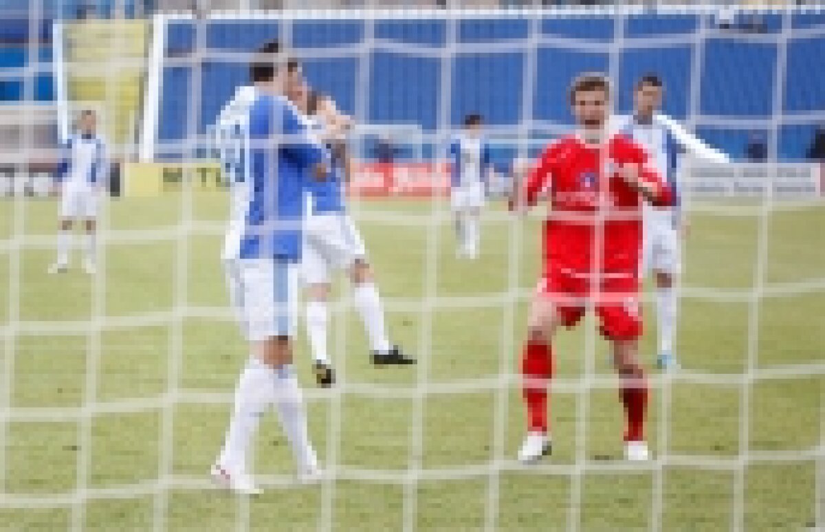 FOTO / Principalele faze ale primei reprize, Craiova-Mediaş: înscrie Liţu şi Costea ratează penalty-ul