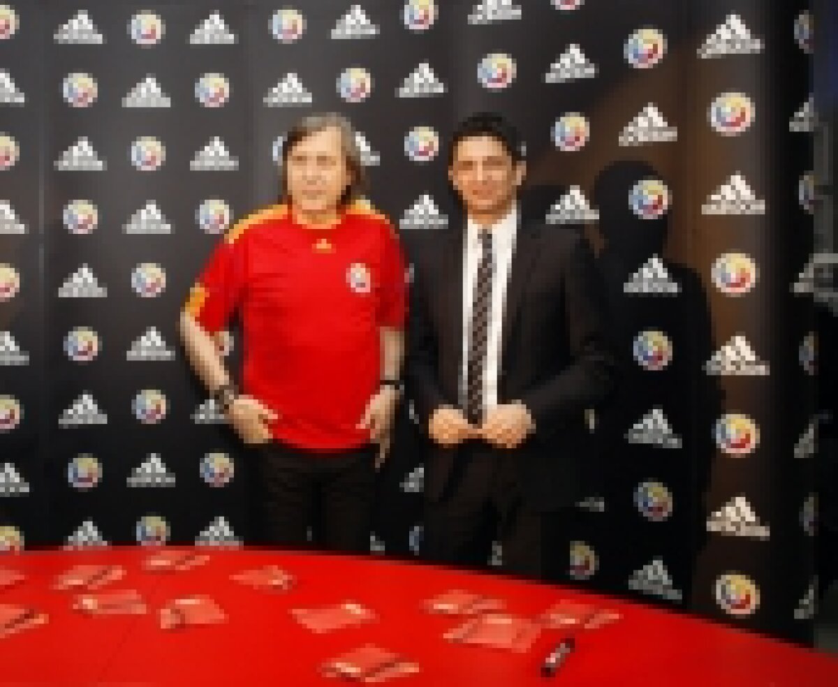 "Naţionala" şi-a lansat azi noul echipament. Vezi imagini cu tricourile!