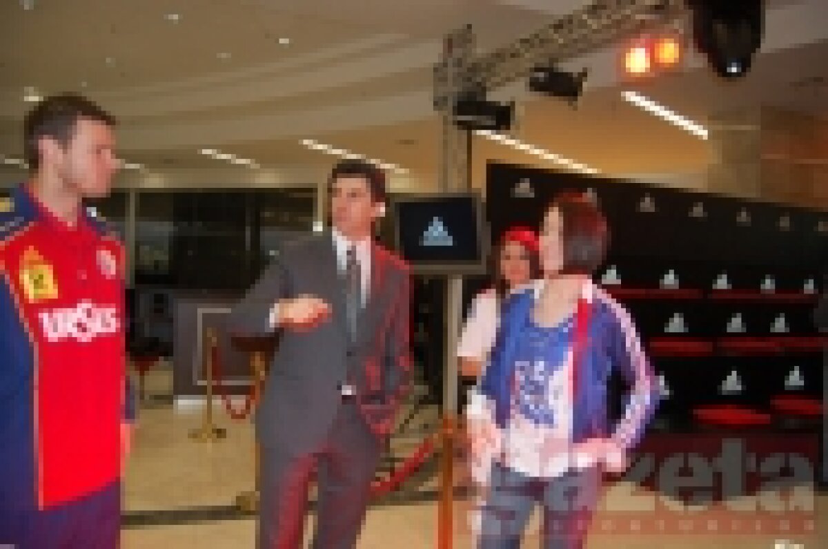 "Naţionala" şi-a lansat azi noul echipament. Vezi imagini cu tricourile!