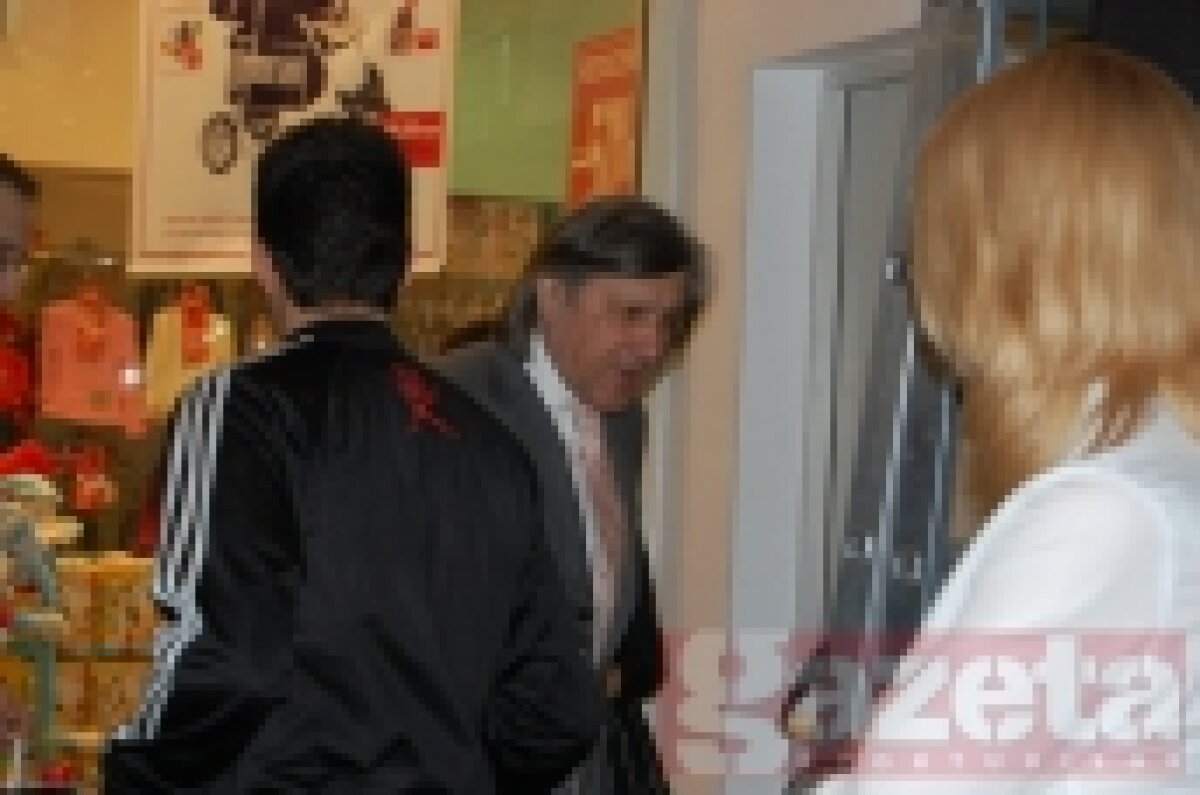 "Naţionala" şi-a lansat azi noul echipament. Vezi imagini cu tricourile!