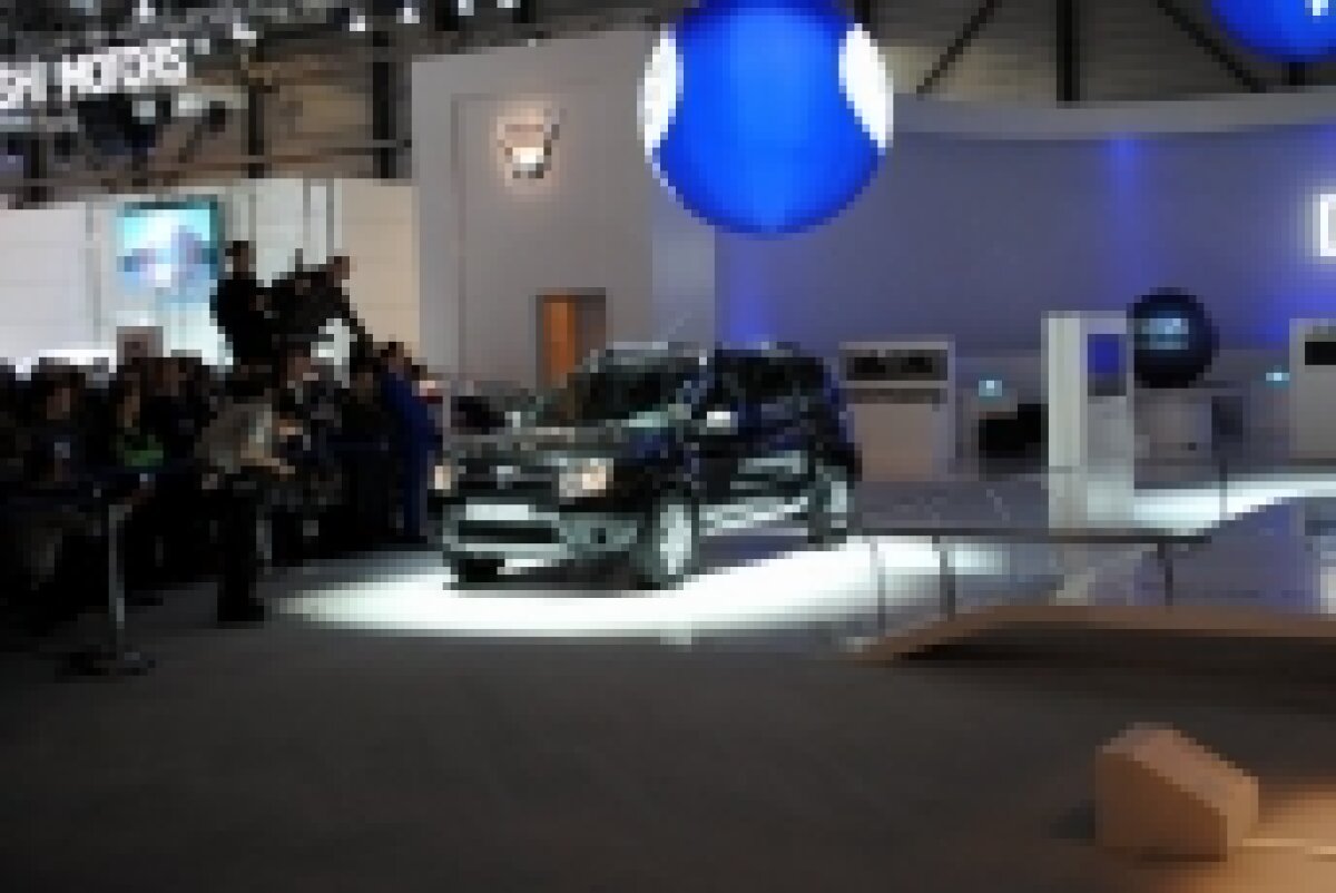 FOTO / Lansarea oficială a maşinii Dacia Duster, la Salonul Auto de la Geneva