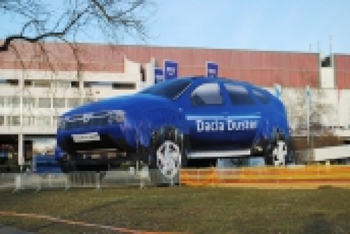 Prima maşină de teren Dacia poate fi comandată începînd de astăzi, la un preţ fără concurenţă » Lovitură sub centură