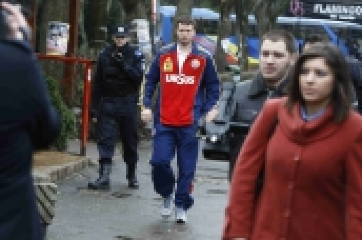 FOTO / Jucătorii echipei naţionale au fost azi la biliard