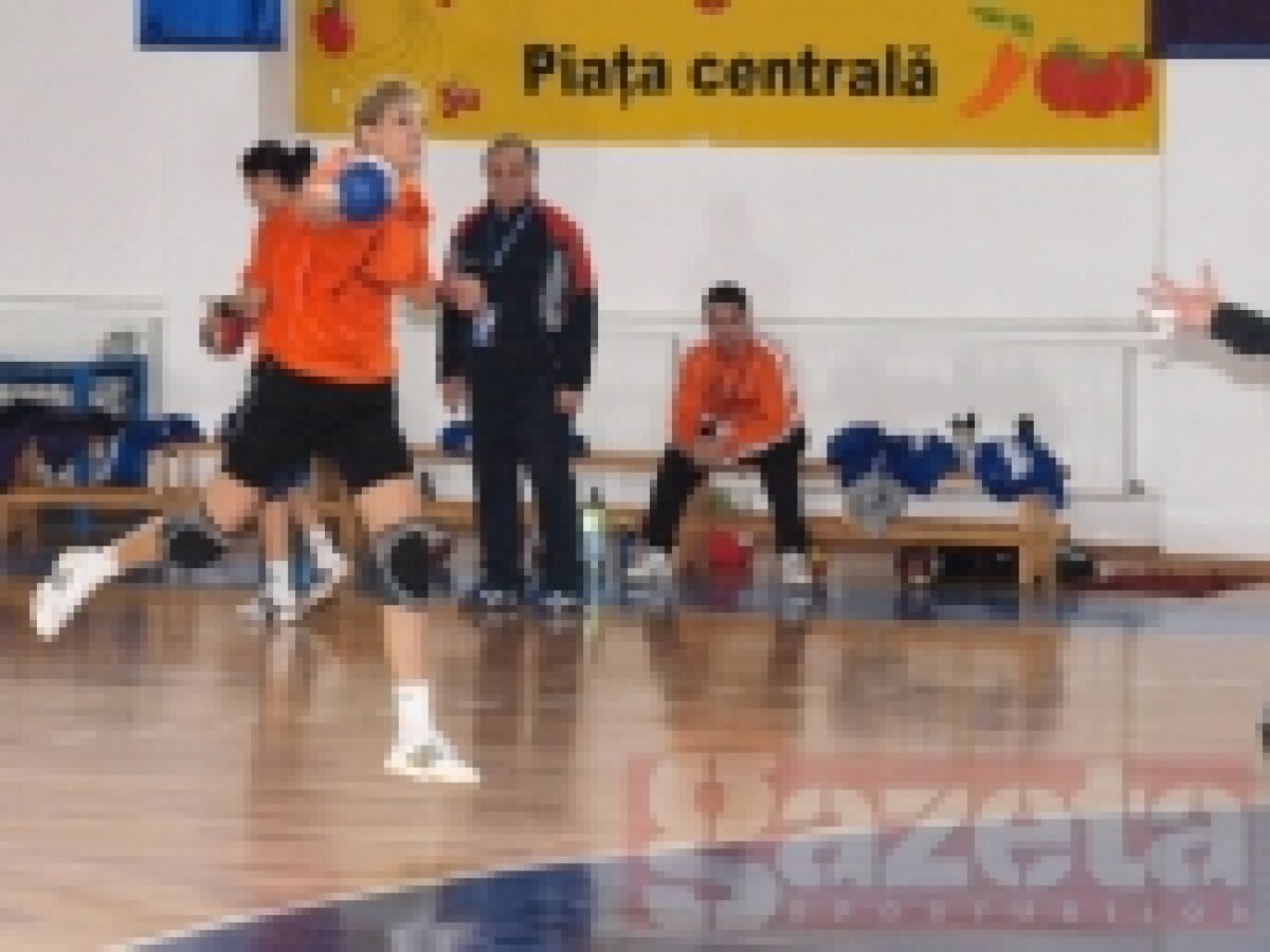 HCM Roman a cîştigat întîlnirea cu Rapid, 38-24