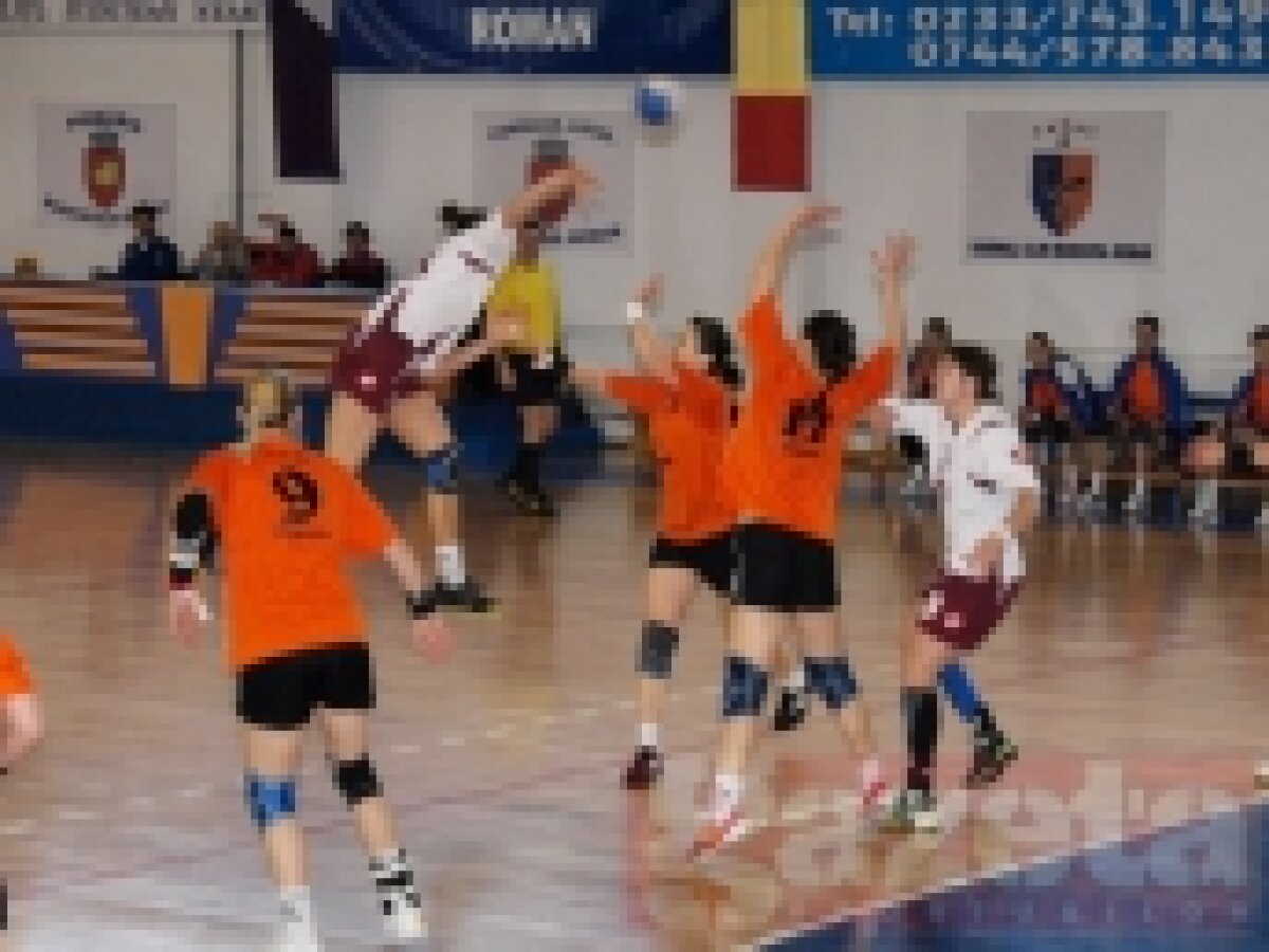 HCM Roman a cîştigat întîlnirea cu Rapid, 38-24