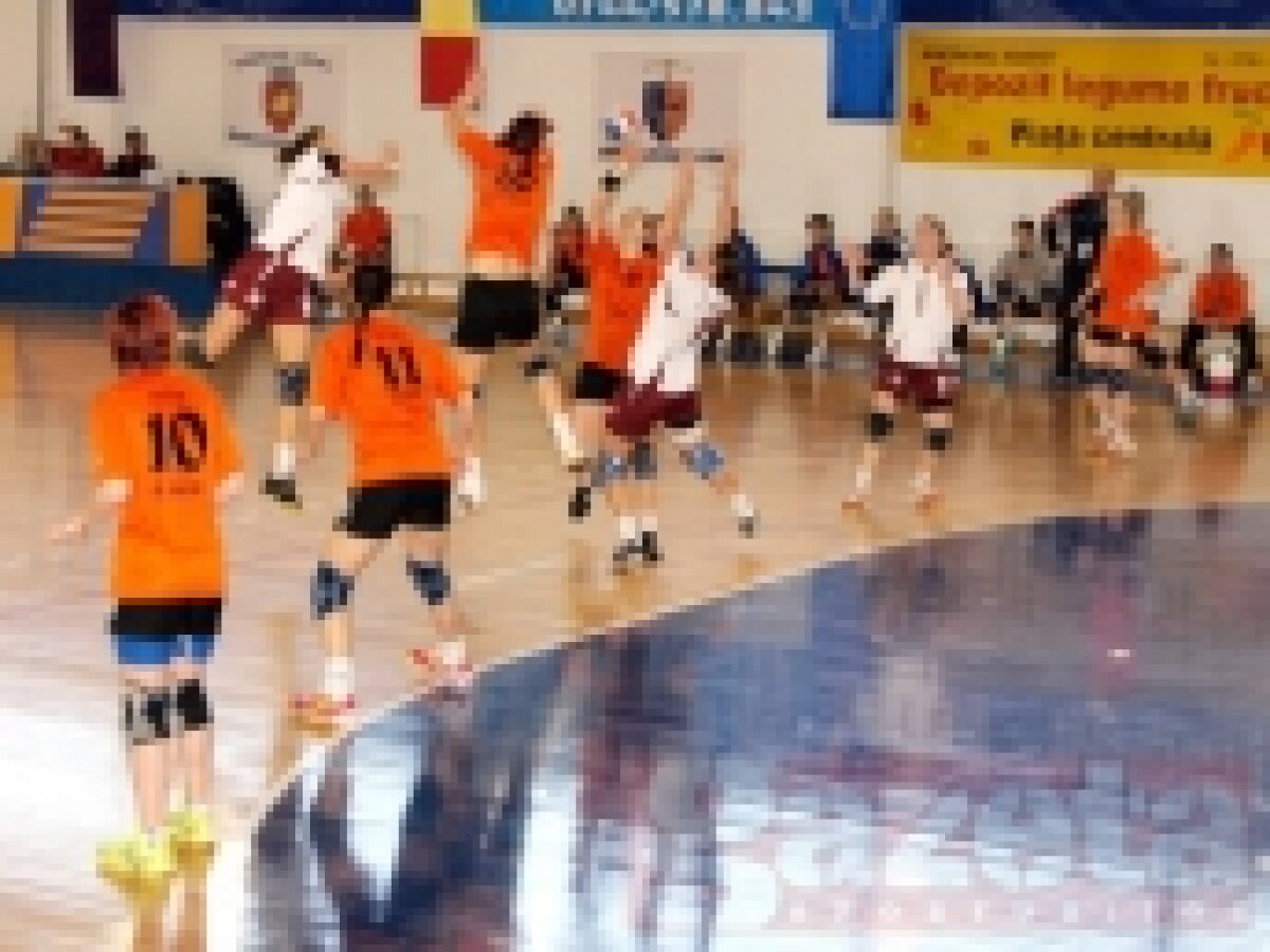 HCM Roman a cîştigat întîlnirea cu Rapid, 38-24