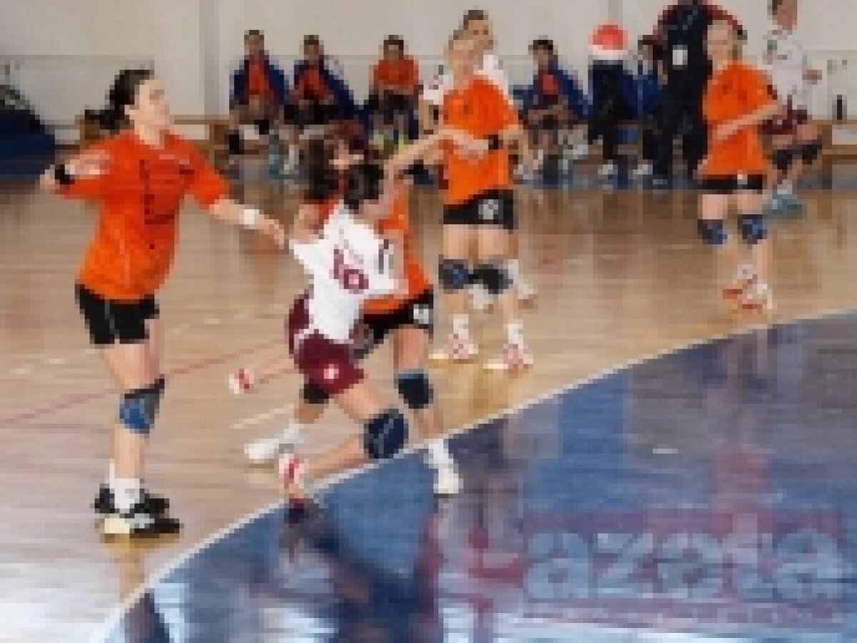 HCM Roman a cîştigat întîlnirea cu Rapid, 38-24