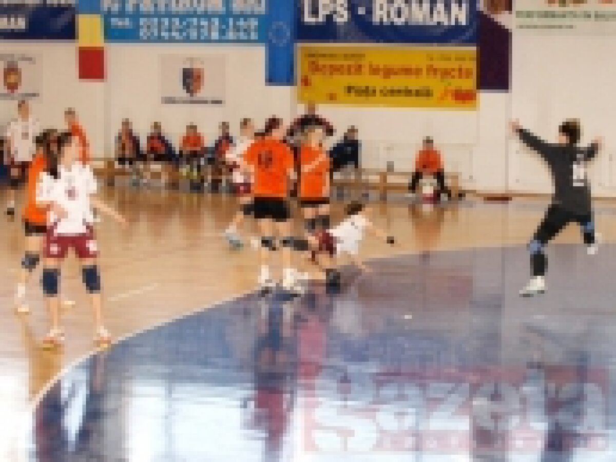 HCM Roman a cîştigat întîlnirea cu Rapid, 38-24