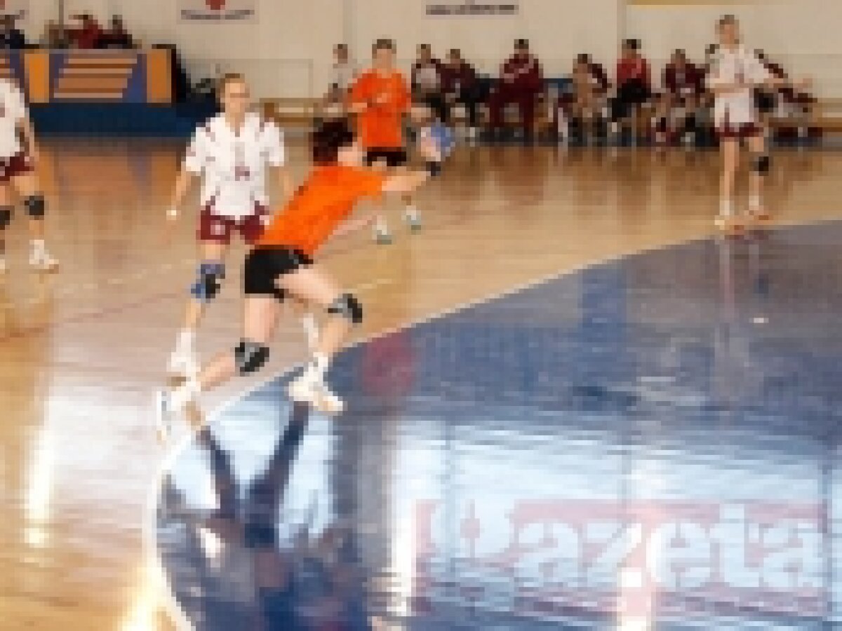 HCM Roman a cîştigat întîlnirea cu Rapid, 38-24