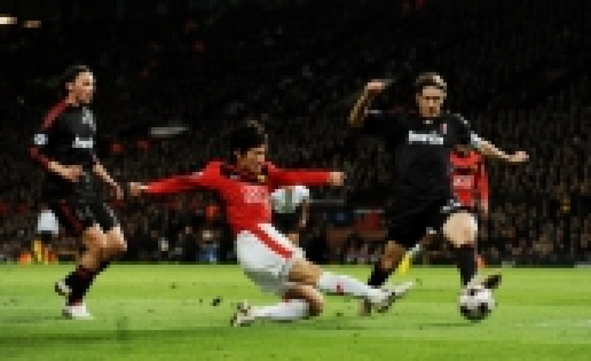 FOTO / Geniul lui Rooney a calificat-o pe Man United