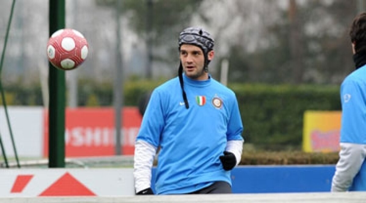 Vezi primele poze cu Cristi Chivu purtînd cască de protecţie!