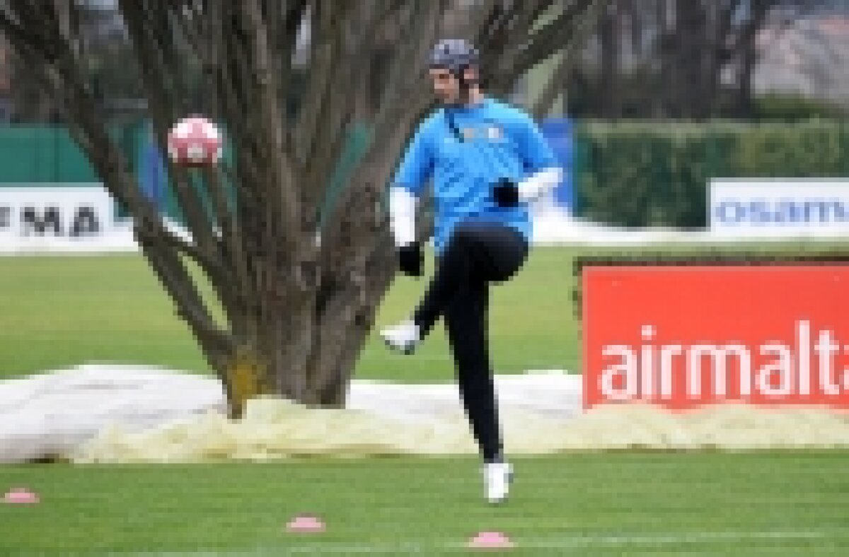 Vezi primele poze cu Cristi Chivu purtînd cască de protecţie!