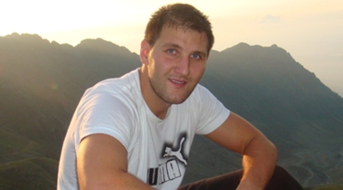 Fă cunoştinţă cu copilul teribil al HCM-ului, portarul Mihai Popescu!