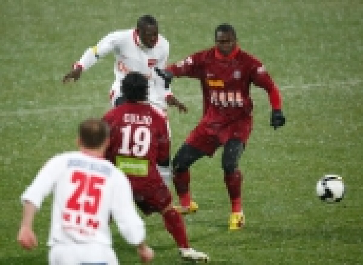 FOTO / Vezi imagini de la partida CFR Cluj - Dinamo