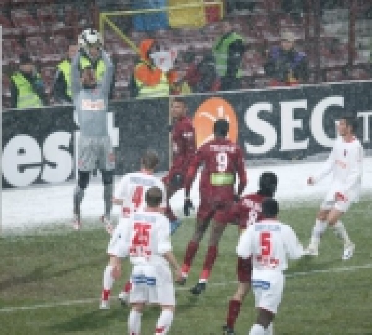 FOTO / Vezi imagini de la partida CFR Cluj - Dinamo