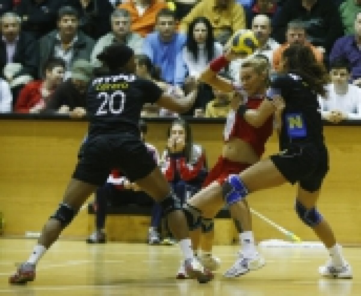 GALERIE FOTO / Oltchim-Hypo Viena 32-27 / Oltchim merge în semifinale de pe primul loc