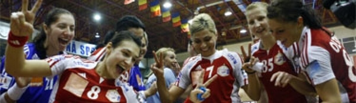 GALERIE FOTO / Oltchim-Hypo Viena 32-27 / Oltchim merge în semifinale de pe primul loc