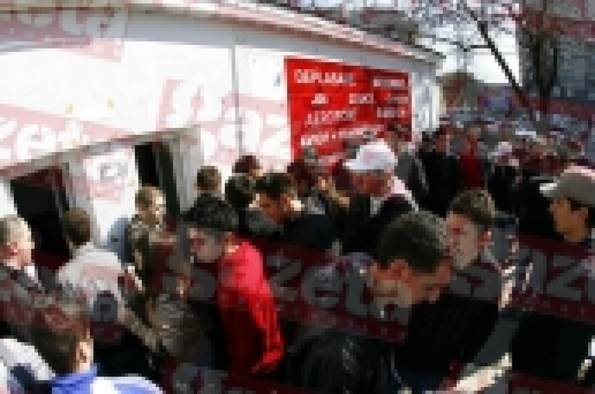 FOTO / Aproximativ 4.000 de bilete vîndute, din cele 11.000