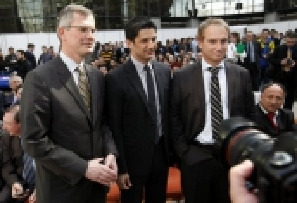 Galerie foto » Alain Prost a fost prezent la lansarea în România a maşinii Dacia Duster