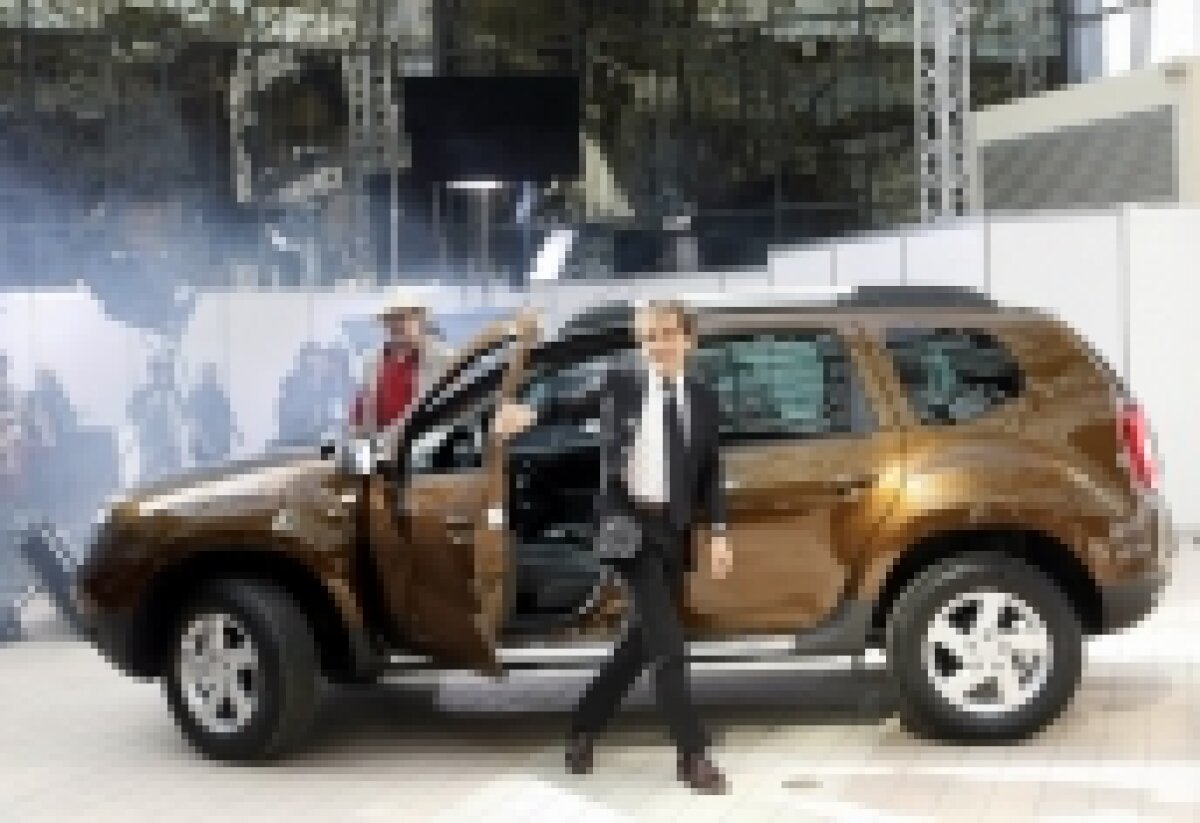 Galerie foto » Alain Prost a fost prezent la lansarea în România a maşinii Dacia Duster