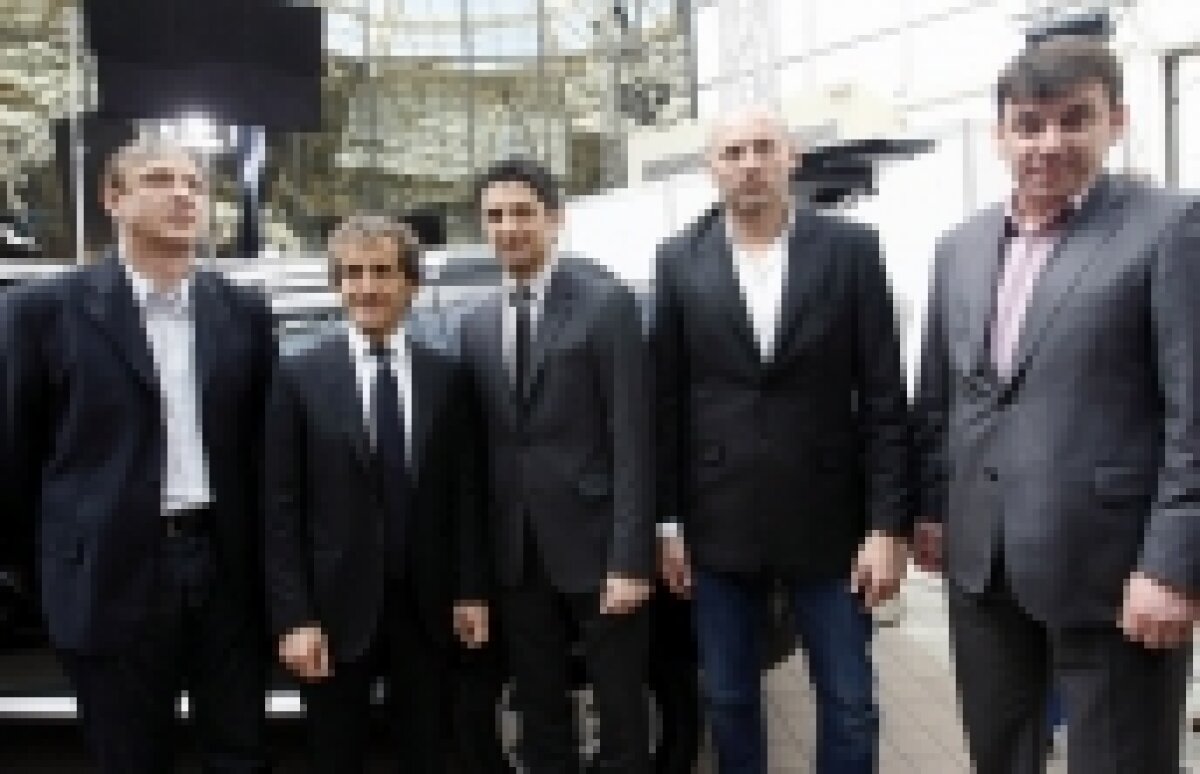 Galerie foto » Alain Prost a fost prezent la lansarea în România a maşinii Dacia Duster