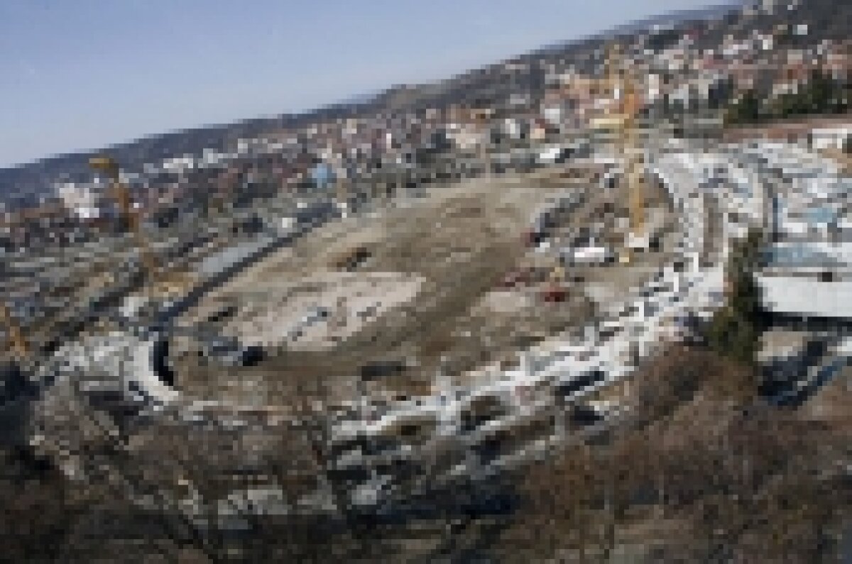 FOTO / Vezi stadionul de 40 de milioane de euro al lui U Cluj în lucru!