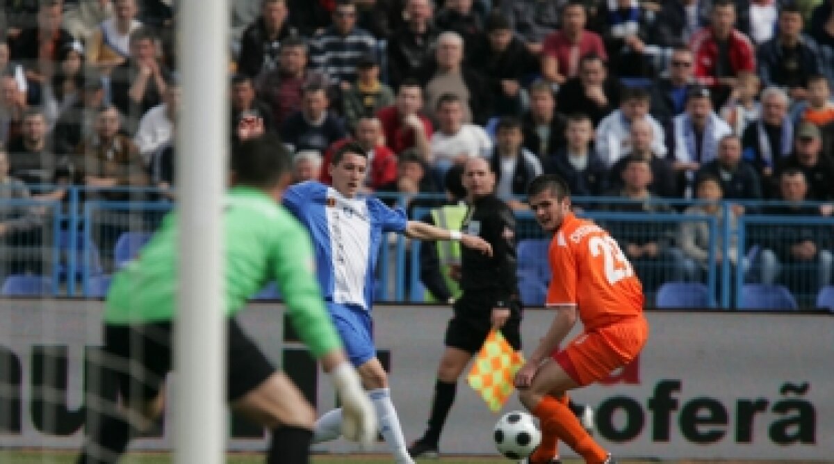 FOTO / Craiova - Poli Iaşi 2-1. Iliev, Prepeliţă / Straton