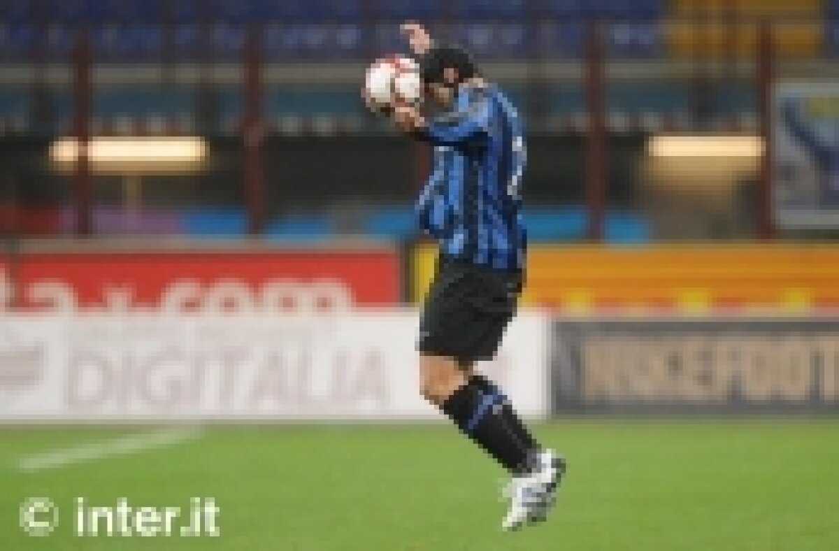 VIDEO » Chivu a revenit pe teren după 77 de zile de la operaţia suferită la cap