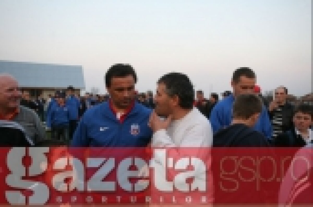 FOTO / Viaţa la ţară: Steaua s-a pregătit pentru Pandurii într-un sat :D