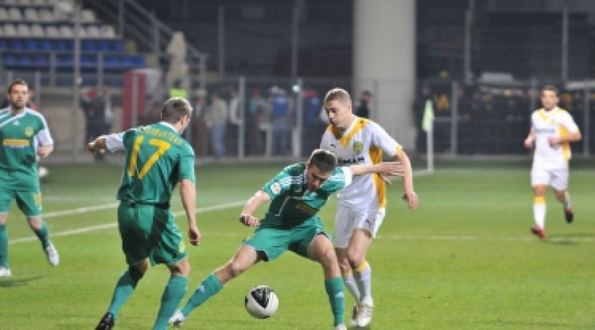 FOTO / Braşov şi Vaslui se bat pentru un loc în finala Cupei