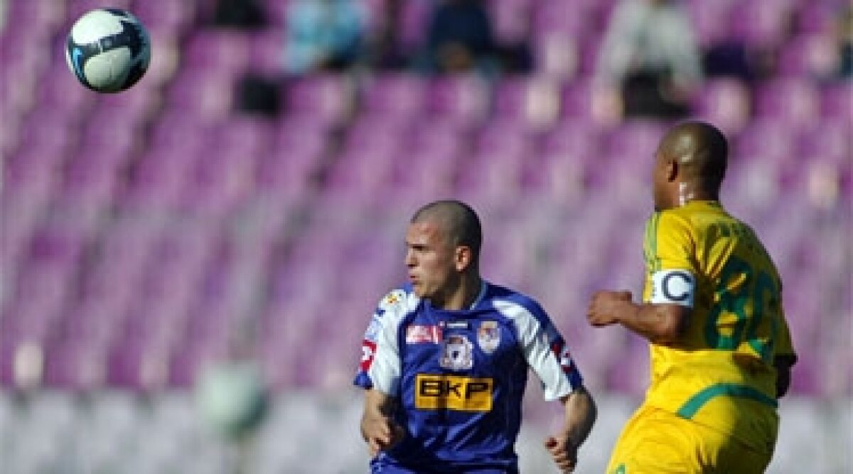 FOTO / Poli Timişoara - FC Vaslui în imagini. Gazdele au ratat un penalty, oaspeţii au jucat în 10!