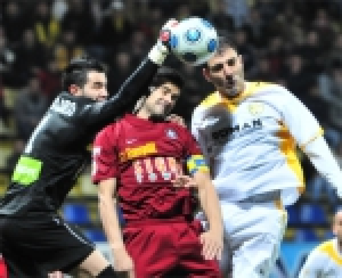 FOTO / Vezi imagini din partida FC Braşov-CFR Cluj!