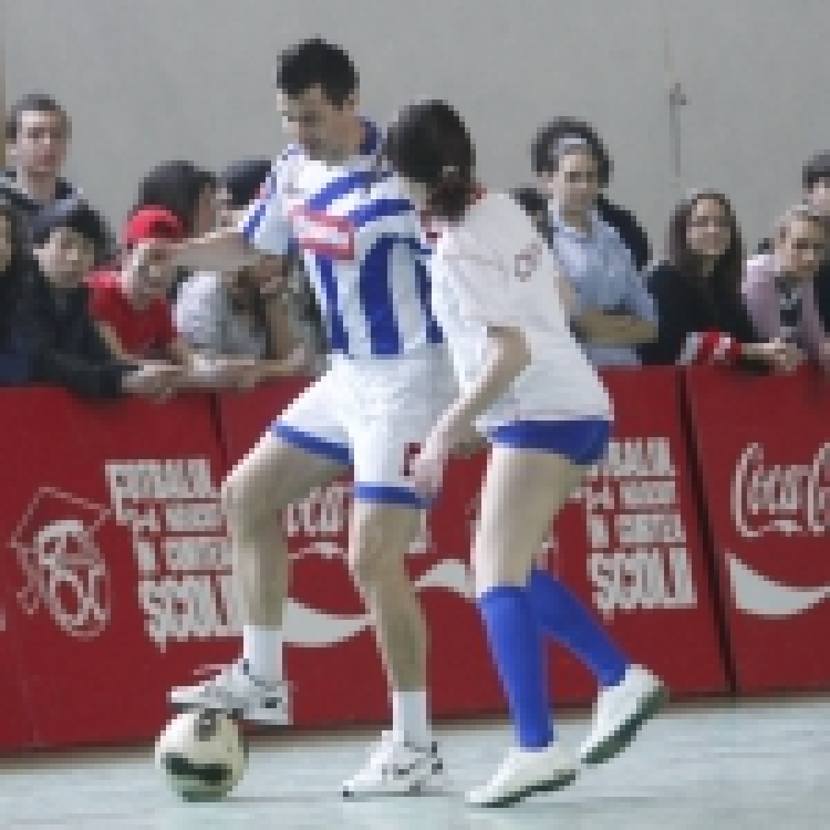 Miu, Răducan, Prunea şi Grădinescu au jucat fotbal-spectacol cu puştii de la "Haşdeu" » Puştoaice în careu!