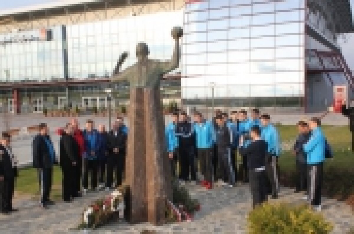 Reculegere la Monumentul lui Marian Cozma